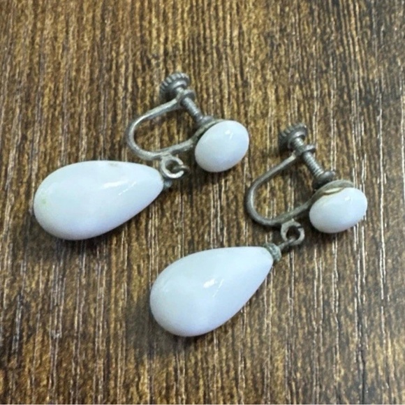 Jewelry - Vintage Stamped JAPAN White Glass Dangle Tear Drop Clip on Screw Back Earrings